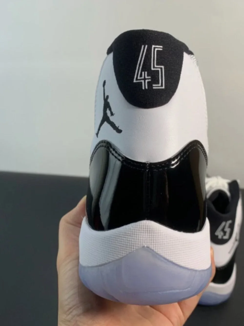 Nike Air Jordan 11 Retro Concord